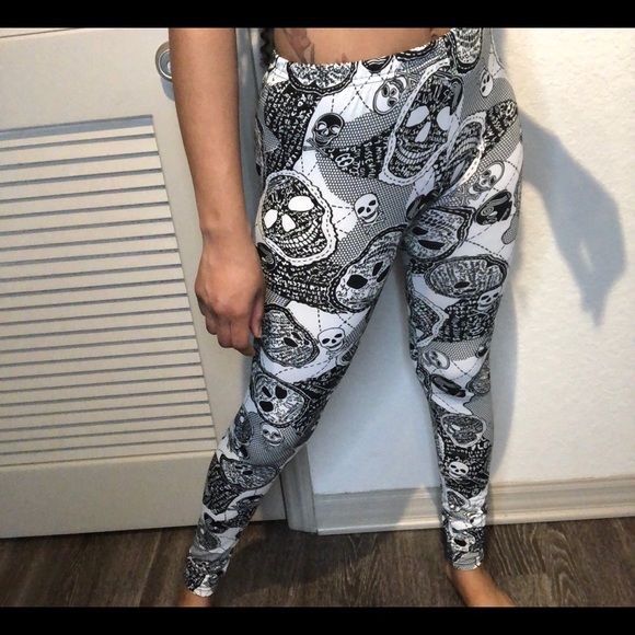 🍂Black & White Skull Leggings XSmall - Picture 4 of 5